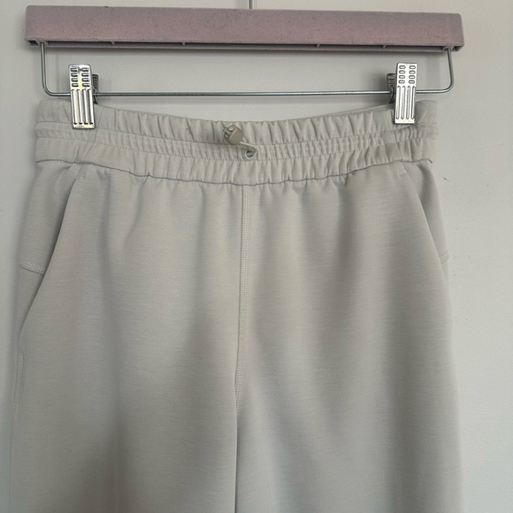 Lululemon Wide Leg Lounge Pants Softstream Bone Size 4 GUC - Picture 2 of 6